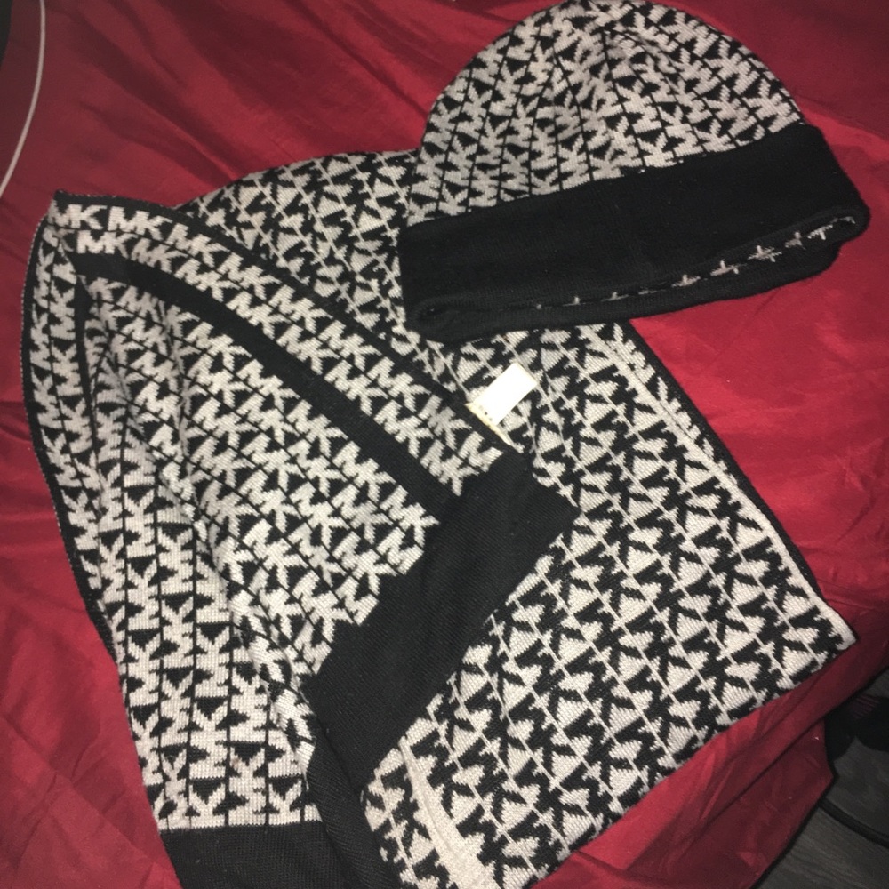 Michael Kors Hat & Scarf Set